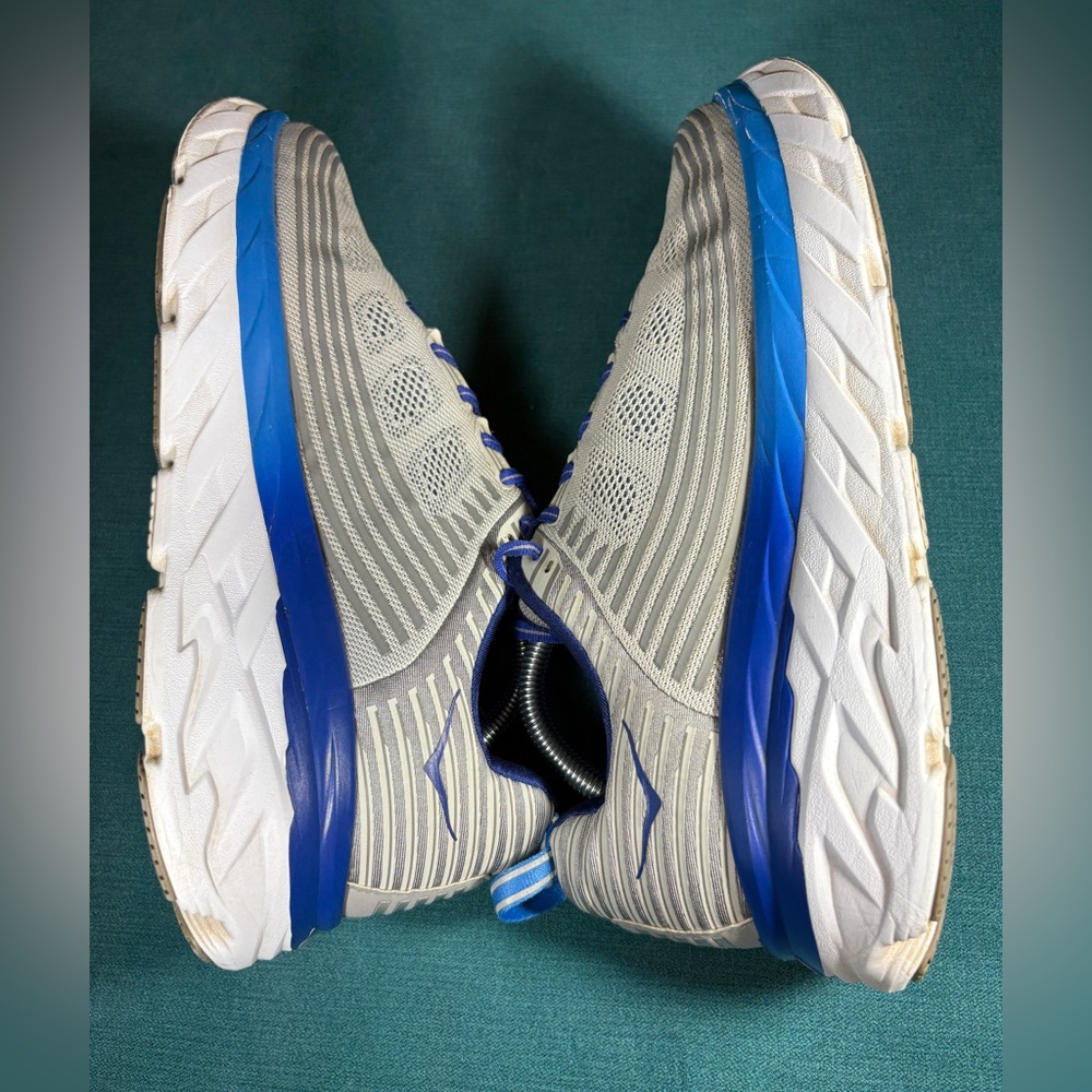 Size 10.5 - Men’s Hoka One Bondi 6 gray shoes - Picture 6 of 9